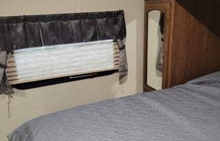 MoJo's 2018 Coachmen Freedom Express 29SE Sleeps 9