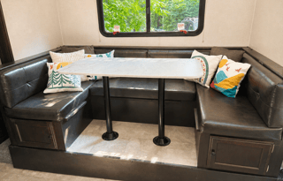 Lightweight Family Camper | Sleeps 6 | Bunks