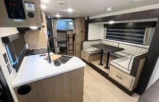 Bunkhouse RV Rental | Sleeps 8 | Outdoor Kitchen