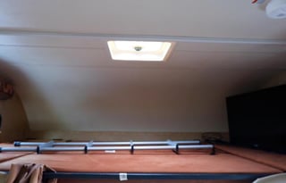 2017 Thor Motor Coach Chateau 22B #5