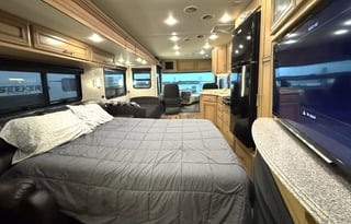 2016 Newmar Canyon Star 3710