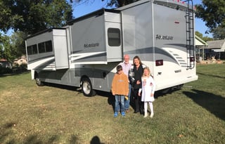 Large RV with 2 bathrooms