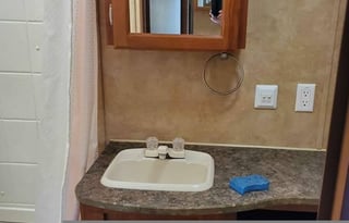 25' JAY FLIGHT SLEEPS 6 COMES FULLY STOCKED