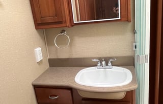 Holiday Rambler Admiral 32V