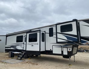 Heartland Milestone 370FLMB