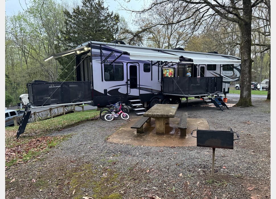 Fifth Wheel rentals in Boonville