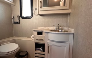 2022 Holiday Rambler Vacationer 35K