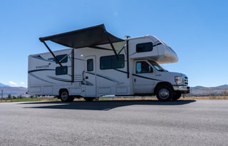Big Family RV: Queen Bedroom, Kid Zone Sleeps 8