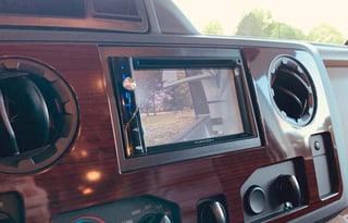 Lucy - Luxury RV for Your Stay in Camp Sherman