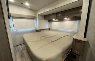 "Co-Pilot Cruiser" 2022 Winnebago Vista 27P