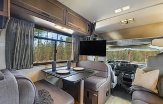 (#6) 30’ Adventure RV– Sleeps 6|Generator|Festival