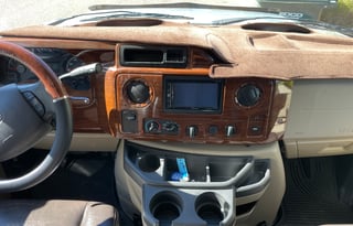 32ft. Luxury RV-Pure Glamping kid & pet approved