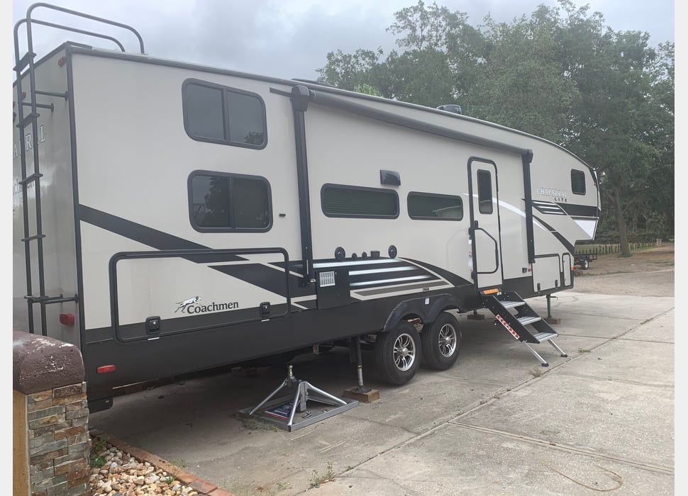 Fifth Wheel rentals in Shawnee