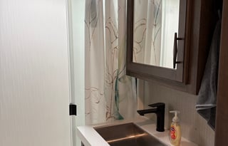 Rolling Family Retreat Bunk House with 2 full bath