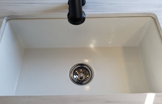 Bunkhouse & Lounge, Fully-Loaded & Turn-key Ready!