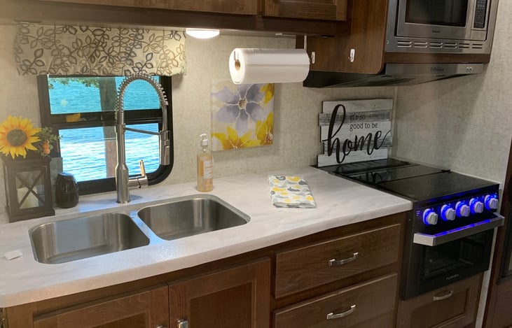 Double sink, stove, oven and microwave