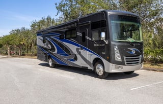 2021 Thor Motor Coach Miramar 35.2"Big Teddy"