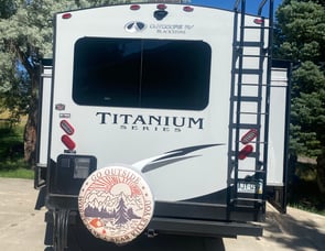 Outdoors RV Black Stone Titanium Series 280KVS