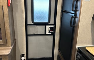 Wanderer-For Couples Who Love to Travel in Comfort