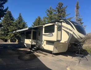 Grand Design Solitude 382WB