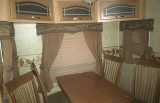 2007 Fairmont Country Manor 100178