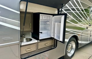 Adventure-Ready Family RV –  Sleeps 8, Free WiFi