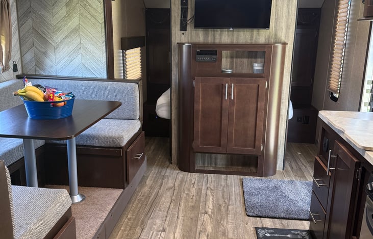 Smart TV/Stereo AM/FM