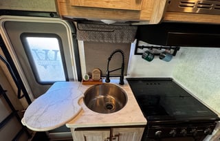 2018 Forest River RV Sunseeker LE 2250SLE Chevy
