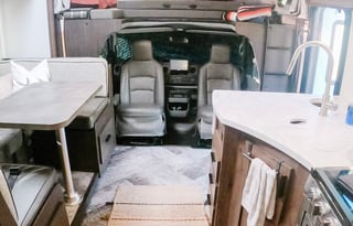 2021 27' RV with 3 Slides