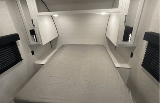 TWO HEARTS, ONE CAMPER: MOUNTAIN VIEWS