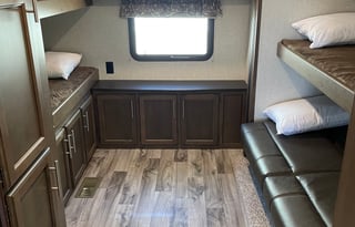 Keystone Cougar 34TSB East