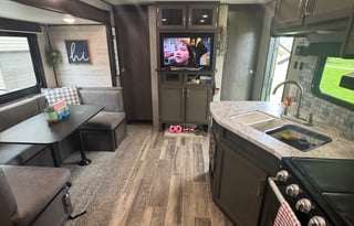 2021 Jayco SLX 242BHS: Cozy Family Retreat