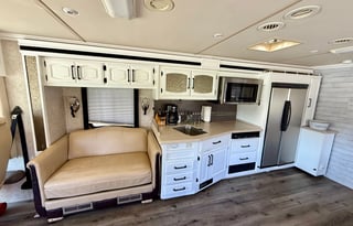 Fleetwood RV Providence 39R