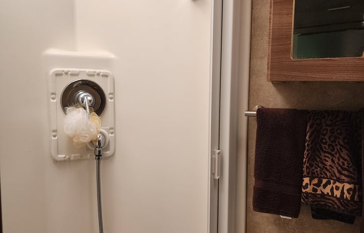 Full shower, or clothes line for extra travel clothes.