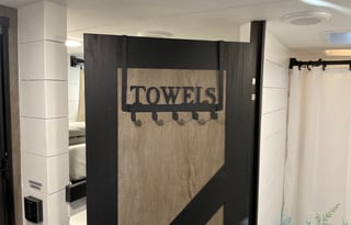 Deluxe Farmhouse Glamper