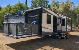 HONEST RVS – TOY Momentum Sleeps 6 fits SxS