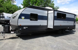 2022 32' Grey Wolf 26BRB