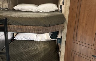 Book Now for Spring/Summer Camping / Sleeps 9