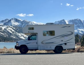 Adventurer Ford E-350 19RK