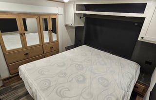 Nitro XLR Toy Hauler Sleeps 10,solar ,Rear patio