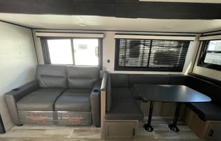 2024 Jayco  33ft Bunk house  (Delta Diamond)