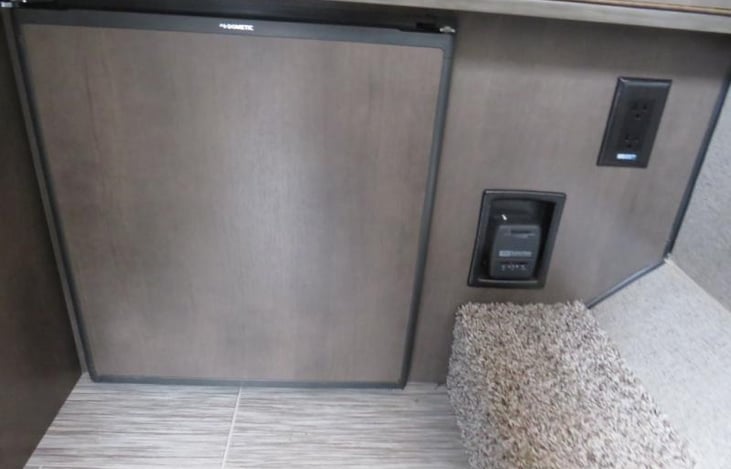 3 way refrigerator in closed cabinet