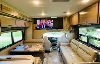 2022 Thor Motor Coach Chateau 31EV
