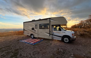 2019 Coachmen RV Leprechaun 260RS Ford 350