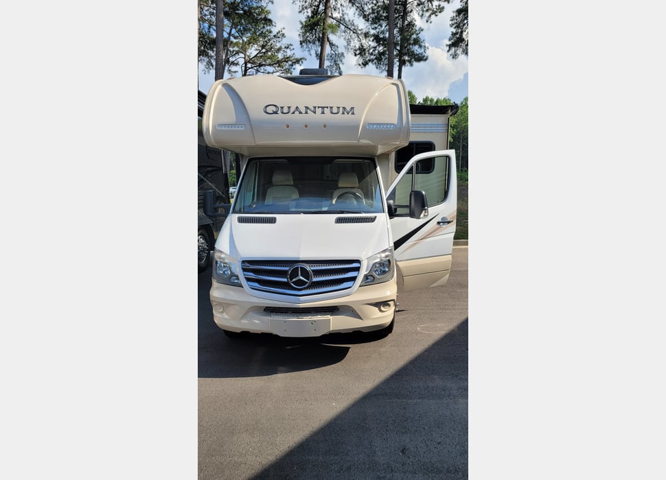 Class C Motor Home rentals in Richmond Hill