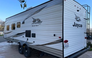 Spacious Clean 29' Jayco Baja Travel Trailer