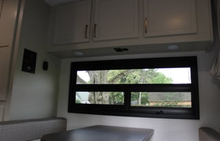 Cozy 23' Class C Motorhome | Sleeps 5
