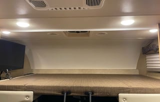 27 Foot Thor Motor Coach