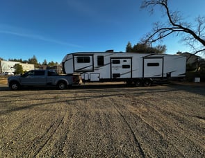 Shasta RVs Phoenix 334FL