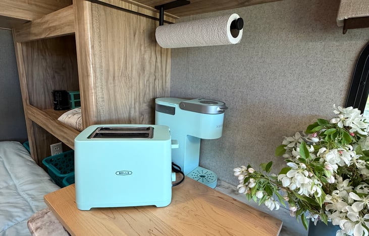 For your convenience, we provide a toaster for bagels or toast, along with paper towels and other everyday essentials.